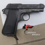 CASTELTERMINI – ARMI CLANDESTINE E 1,8 KG DI COCAINA: I CARABINIERI ARRESTANO UN 67ENNE CASTELTERMINI – ARMI CLANDESTINE E 1,8 KG DI COCAINA: I CARABINIERI ARRESTANO UN 67ENNE